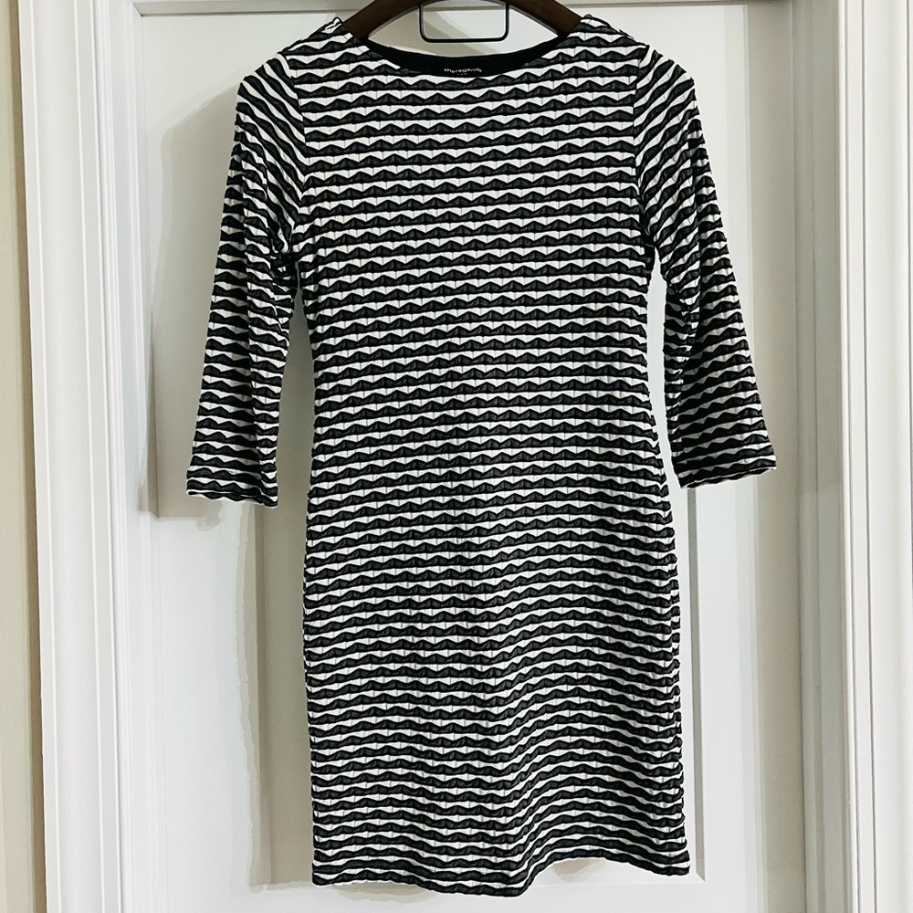 Sharagano Grey & White Stretch Wrinkle Free Dress Size 12